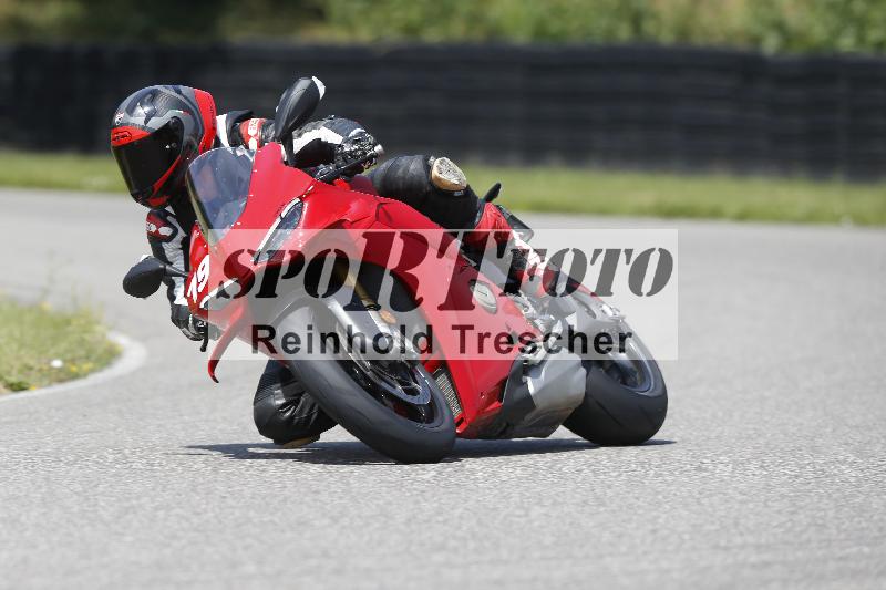 /27 12.06.2025 Ducati Schweiz Trackday Warmup  ADR/gelb-jeaune/19-2